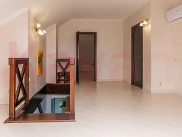Продажа 3-комн. квартиры, 210 кв.м фото 